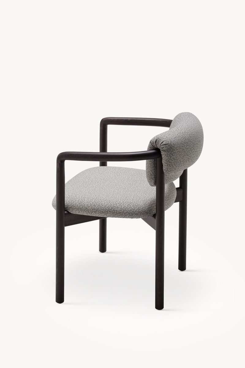 Dossier de presse | 4232-25 - Communiqué de presse | Joli. Le fauteuil multiperspective de Note (studio de design) pour Zilio A&C - Zilio A&C - Produit - Crédit photo : ph ©Zilio A&amp;C