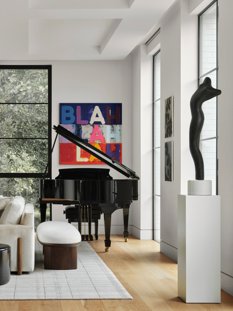 Press kit | 6087-05 - Press release | Palm Residence: A Harmonious Fusion of Hospitality and Home - Daniel Joseph Chenin - Residential Interior Design - View from the foyer into the main level lounge. Painting by Mel Bochner  with cast resin sculpture by Victor Hugo Zayas. - Photo credit: Douglas Friedman