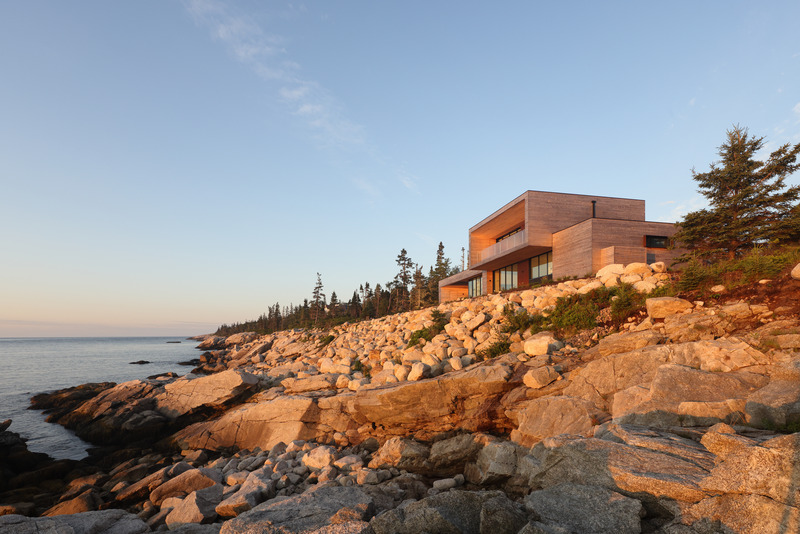 Press kit | 2748-01 - Press release | Extraordinary Coastal Retreat, Rockbound, Showcases Resilient Design Amidst Nature's Elements - Omar Gandhi Architects - Residential Architecture - Photo credit: Ema Peter