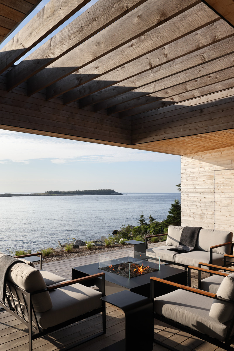 Press kit | 2748-01 - Press release | Extraordinary Coastal Retreat, Rockbound, Showcases Resilient Design Amidst Nature's Elements - Omar Gandhi Architects - Residential Architecture - Photo credit: Ema Peter