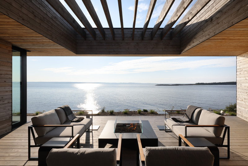 Press kit | 2748-01 - Press release | Extraordinary Coastal Retreat, Rockbound, Showcases Resilient Design Amidst Nature's Elements - Omar Gandhi Architects - Residential Architecture - Photo credit: Ema Peter