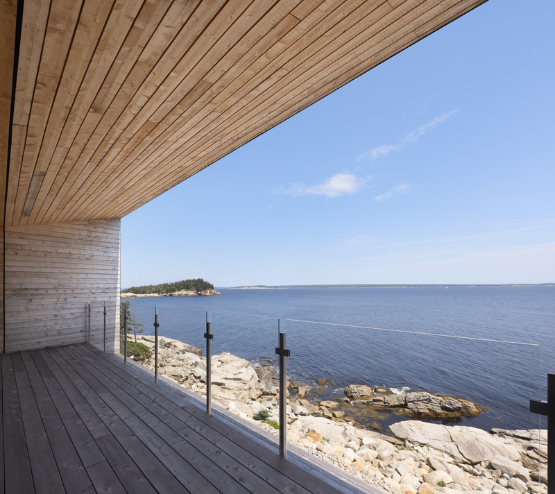 Press kit | 2748-01 - Press release | Extraordinary Coastal Retreat, Rockbound, Showcases Resilient Design Amidst Nature's Elements - Omar Gandhi Architects - Residential Architecture - Photo credit: Ema Peter