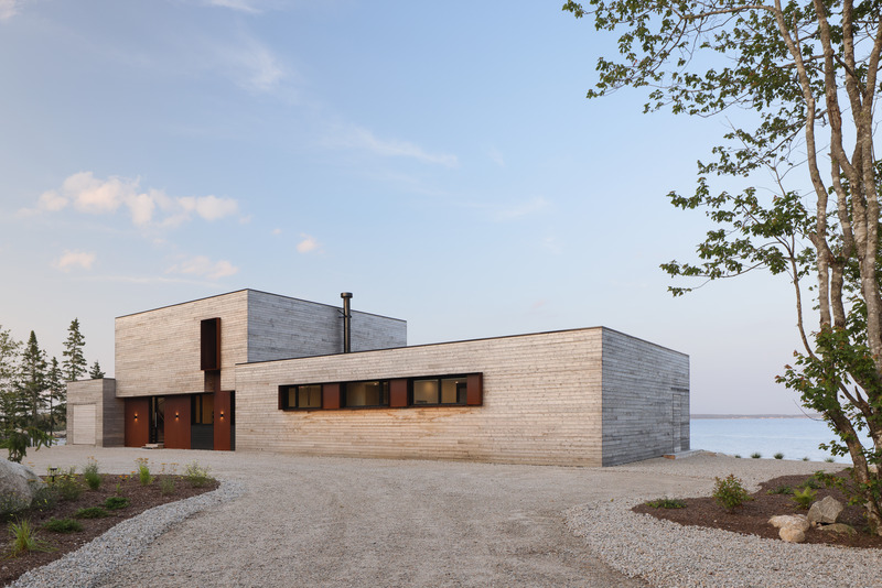Press kit | 2748-01 - Press release | Extraordinary Coastal Retreat, Rockbound, Showcases Resilient Design Amidst Nature's Elements - Omar Gandhi Architects - Residential Architecture - Photo credit: Ema Peter