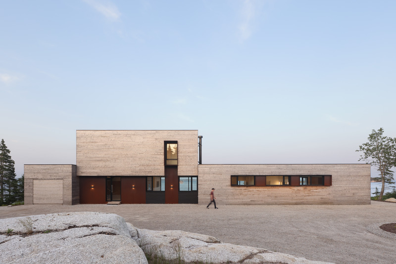 Press kit | 2748-01 - Press release | Extraordinary Coastal Retreat, Rockbound, Showcases Resilient Design Amidst Nature's Elements - Omar Gandhi Architects - Residential Architecture - Photo credit: Ema Peter