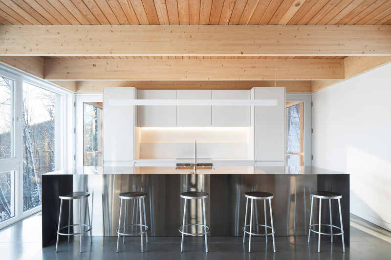 Dossier de presse | 7507-01 - Communiqué de presse | Résidence Chez Léon - Quinzhee Architecture - Architecture résidentielle - Cuisine - Crédit photo : Adrien Williams