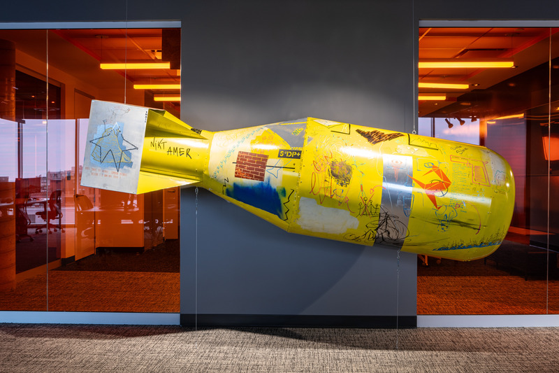 Press kit | 6813-01 - Press release | Gearbox Montreal - Patriarche - Commercial Interior Design - "Little Boy Bomb" by Julien Lebargy - Photo credit: Mano Photographe