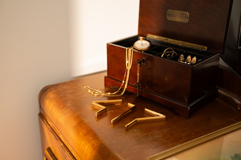 Dossier de presse | 7512-02 - Communiqué de presse | Orthografica redéfinit le rôle des numéros de maison avec une nouvelle collection prestigieuse - Orthografica - Produit - Crédit photo : Orthografica