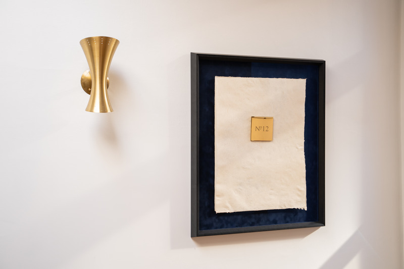 Dossier de presse | 7512-02 - Communiqué de presse | Orthografica redéfinit le rôle des numéros de maison avec une nouvelle collection prestigieuse - Orthografica - Produit - Crédit photo : Orthografica