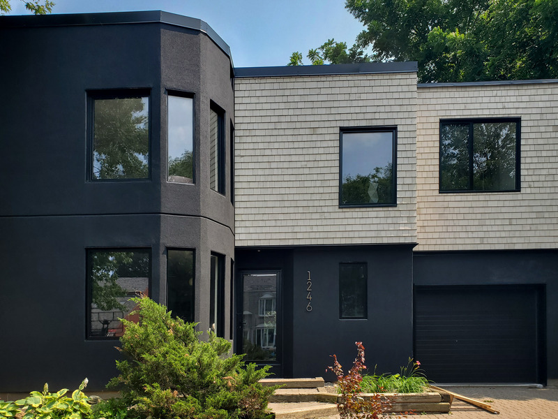 Dossier de presse | 7512-02 - Communiqué de presse | Orthografica redéfinit le rôle des numéros de maison avec une nouvelle collection prestigieuse - Orthografica - Produit - Numéros individuels en aluminium solide coulé, fini brossé. - Crédit photo : Orthografica