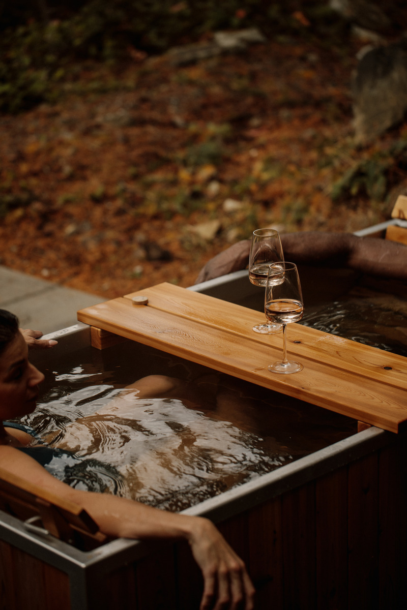 Press kit | 6456-03 - Press release | GOODLAND’s New Yakisugi-Inspired Wood Burning Hot Tub Offers a Singular and Striking Design With its Soot Black Exterior - GOODLAND - Product - Comfortable enough for two as it is for a small family of four.  - Photo credit:  Britney Gill 