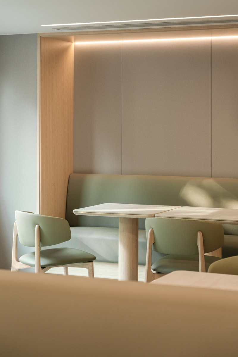 Press kit | 3531-12 - Press release | JI Hotel 5.0 version - Vermilion Zhou Design Group - Commercial Interior Design - Dining area - Photo credit: Jian Quan Wu