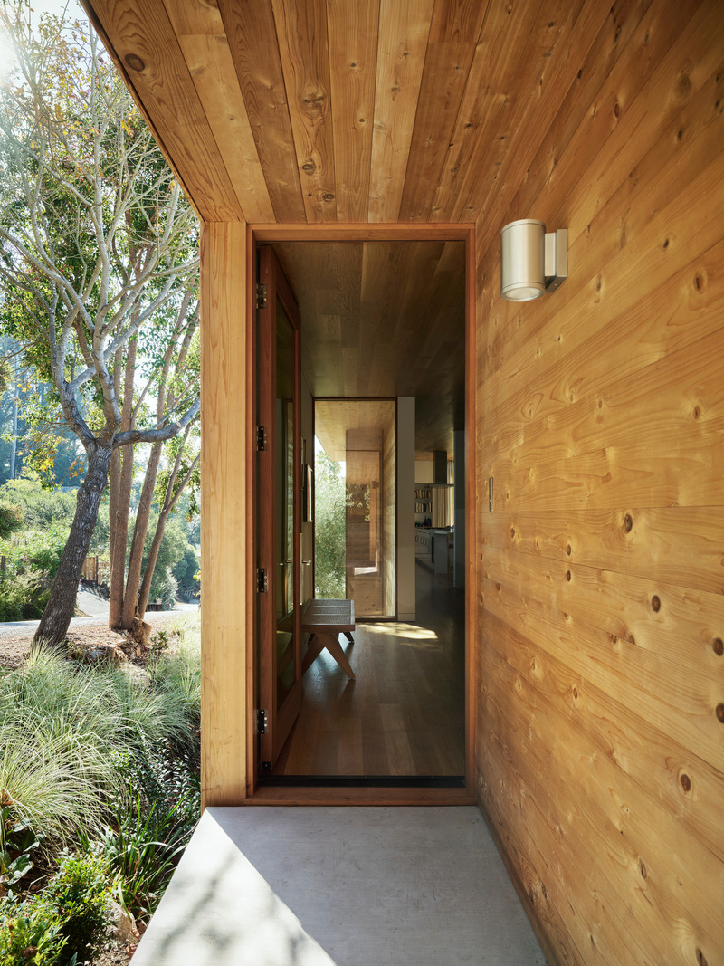Dossier de presse | 6244-01 - Communiqué de presse | Buena Vista House - Rangr Studio Architecture - Architecture résidentielle - Entry Door - Crédit photo : Matthew Millman
