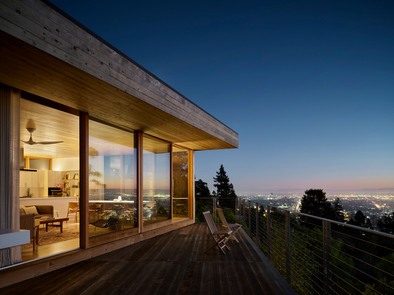 Dossier de presse | 6244-01 - Communiqué de presse | Buena Vista House - Rangr Studio Architecture - Architecture résidentielle - View from Living Room Deck - Crédit photo : Matthew Millman