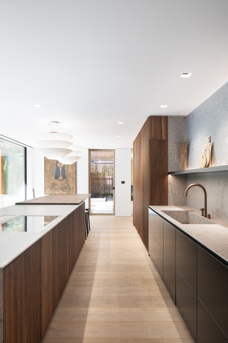 Press kit | 3213-04 - Press release | Mid-Century Residence Ave Duchastel - Atelier Chardonnat + Salem Architecture - Residential Architecture - Photo credit: Adrien Williams