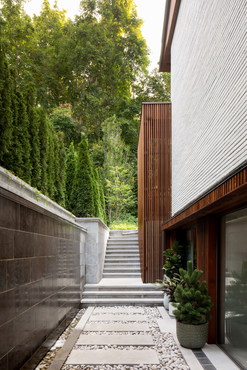 Press kit | 3213-04 - Press release | Mid-Century Residence Ave Duchastel - Atelier Chardonnat + Salem Architecture - Residential Architecture - Photo credit: Adrien Williams