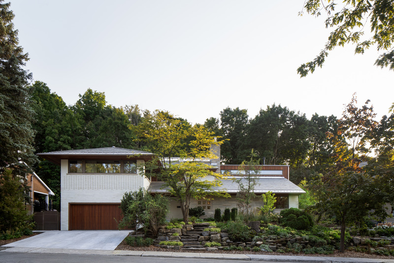 Press kit | 3213-04 - Press release | Mid-Century Residence Ave Duchastel - Atelier Chardonnat + Salem Architecture - Residential Architecture - Photo credit: Adrien Williams