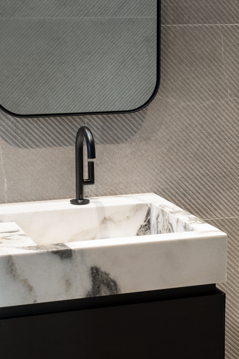 Press kit | 3213-04 - Press release | Mid-Century Residence Ave Duchastel - Atelier Chardonnat + Salem Architecture - Residential Architecture - Photo credit: Adrien Williams