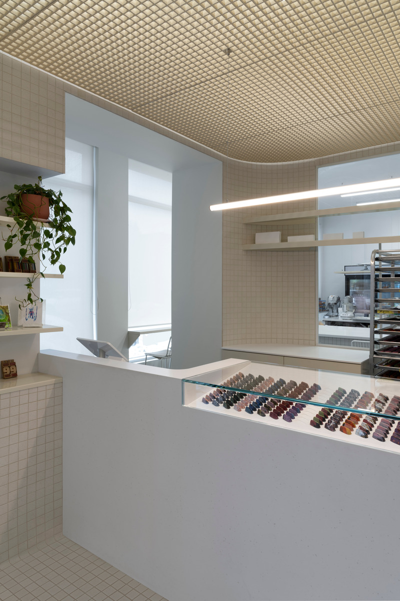 Dossier de presse | 5554-07 - Communiqué de presse | Lacavalier Petrone - Dupont Blouin - Design d’intérieur commercial - Présentoir à chocolat - Crédit photo : Olivier Blouin