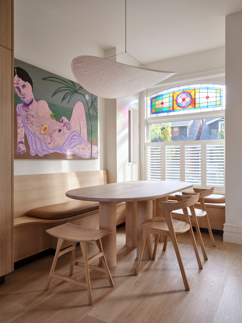 Dossier de presse | 7516-01 - Communiqué de presse | House Caroline - Reign Architects - Architecture résidentielle - Dining Nook / Banquette  - Crédit photo : Riley Snelling