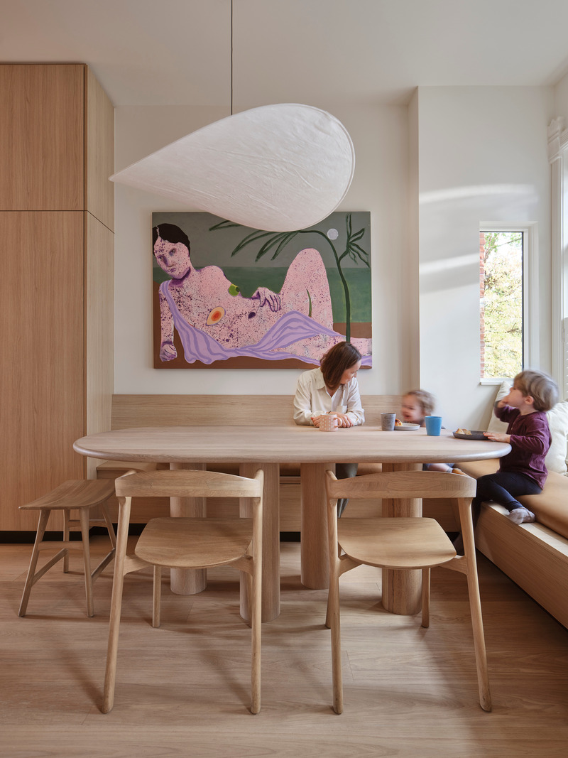 Dossier de presse | 7516-01 - Communiqué de presse | House Caroline - Reign Architects - Architecture résidentielle - Dining Nook  - Crédit photo : Riley Snelling
