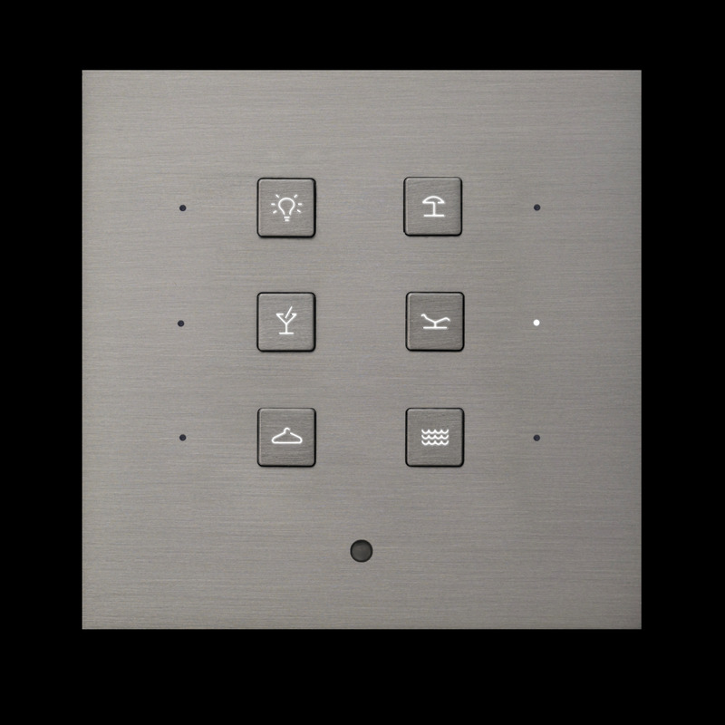 Dossier de presse | 7510-01 - Communiqué de presse | Luhkee x Crestron - Luhkee - Produit - 2-CL-33-S Satin Nickel Clear series 3+3 Square Buttons - Crédit photo : Luhkee B.V.