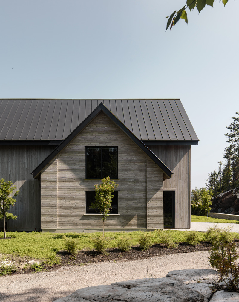 Dossier de presse | 5891-06 - Communiqué de presse | Berges Grises - Matière Première Architecture - Architecture résidentielle - Crédit photo : Ian Balmorel