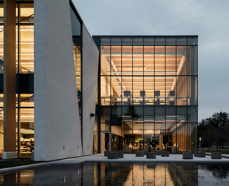 Dossier de presse | 916-18 - Communiqué de presse | Deux nouveaux associés chez MSDL Architectes - Menkès Shooner Dagenais LeTourneux Architectes - Évènement + Exposition - Bibliothèque Paul-Mercier, Blainville - Crédit photo : Yien Chao