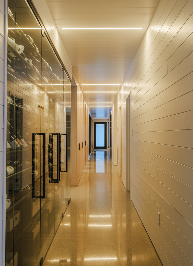 Press kit | 6813-02 - Press release | Des Cimes Residence - Patriarche - Residential Architecture - Corridor - Photo credit: Patriarche