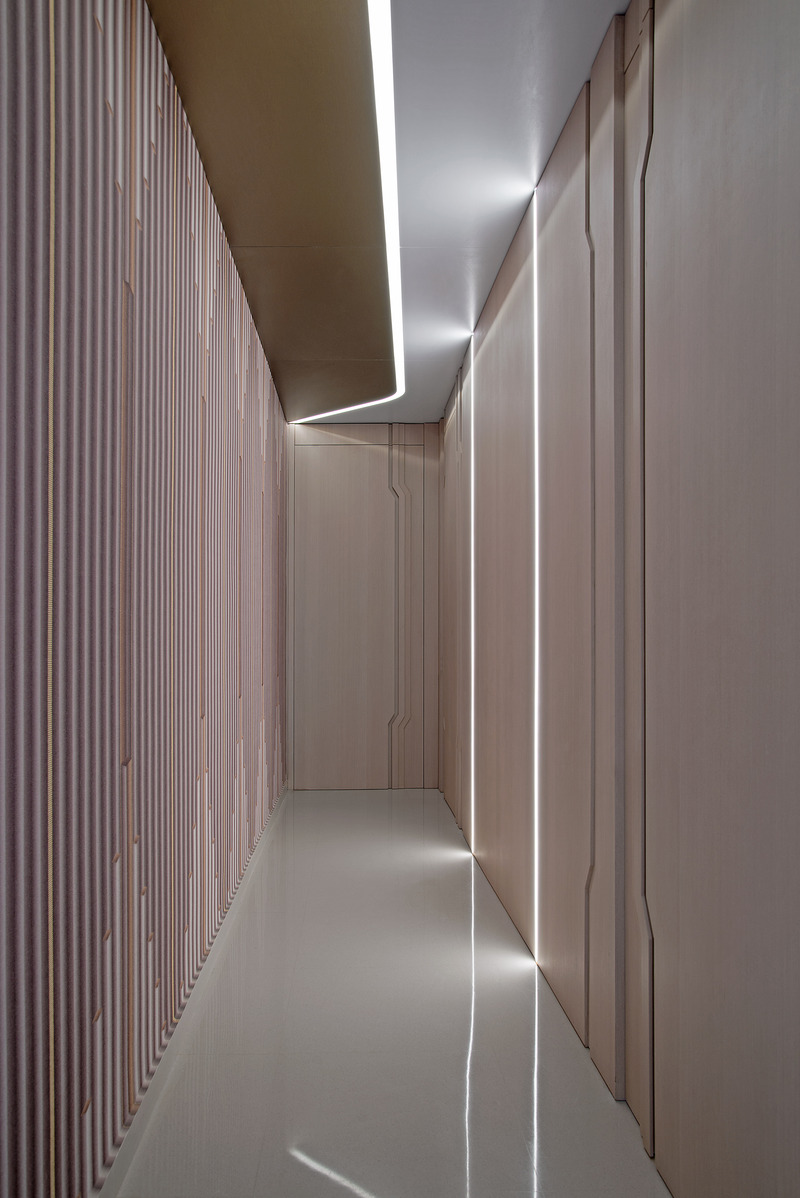 Dossier de presse | 3917-04 - Communiqué de presse | Casa K Residential Project - Wael Farran studio - Design d’intérieur résidentiel -  Bedroom's Corridor  - Crédit photo : Wael Khoury Photography