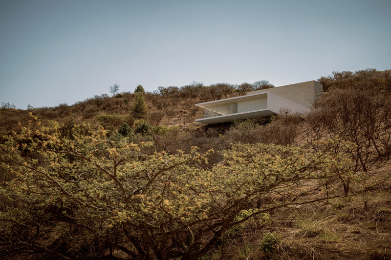 Dossier de presse | 5118-04 - Communiqué de presse | Shi house - HW Studio - Architecture résidentielle - General View - Crédit photo : Cesar Bejar