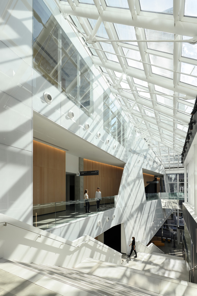 Press kit | 952-35 - Press release | HEC Montréal’s Hélène Desmarais Building: A Contemporary Face for an Historic Institution - Provencher_Roy - Institutional Architecture - Photo credit: Ema Peter