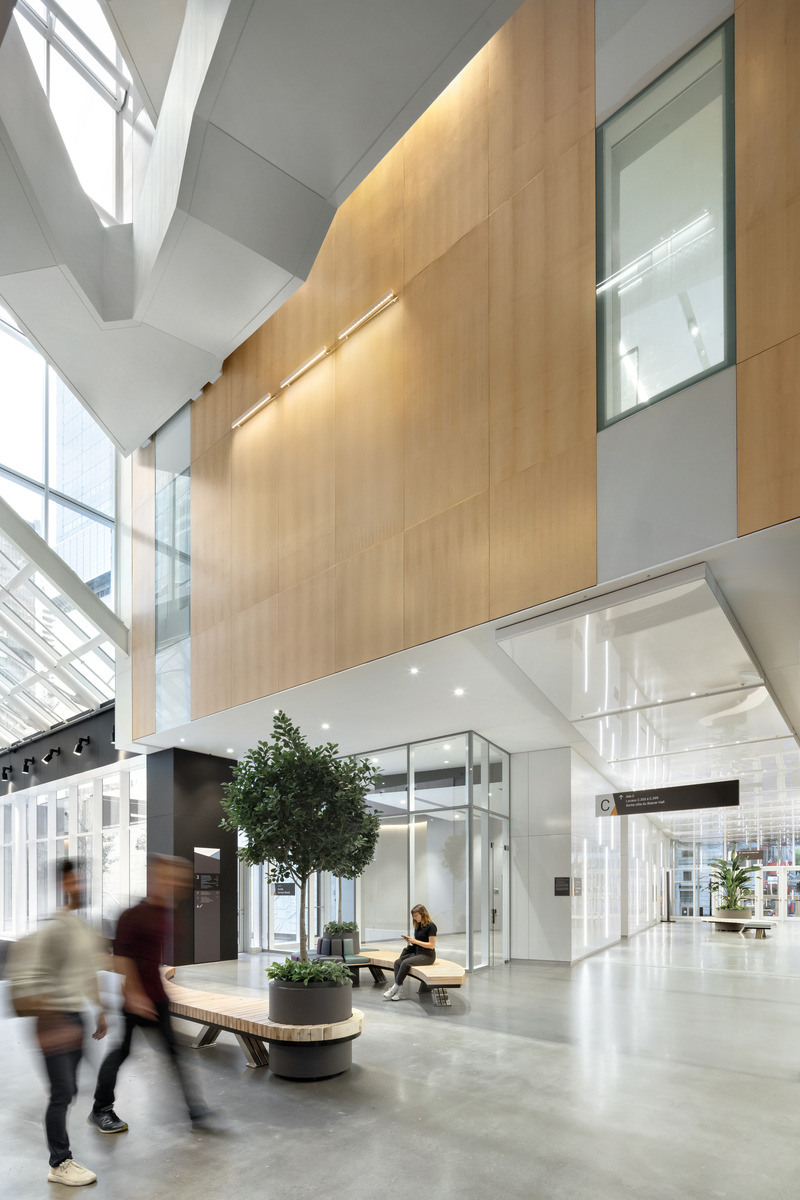 Press kit | 952-35 - Press release | HEC Montréal’s Hélène Desmarais Building: A Contemporary Face for an Historic Institution - Provencher_Roy - Institutional Architecture - Photo credit: Ema Peter