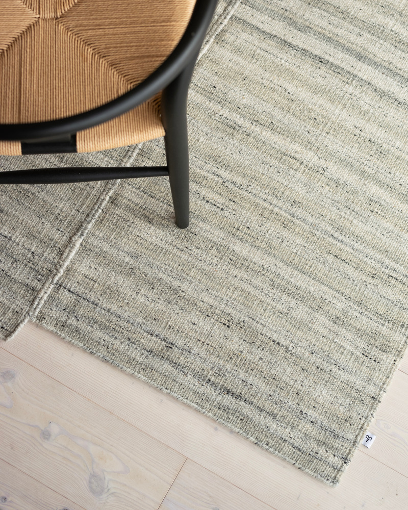 Press kit | 7531-01 - Press release | Celebrating Craftsmanship in Their Latest Rug Collection at ICFF 2024 - Mark Krebs - Product - Stitch rug in Pebble - Detail  - Photo credit: Thom Fougere