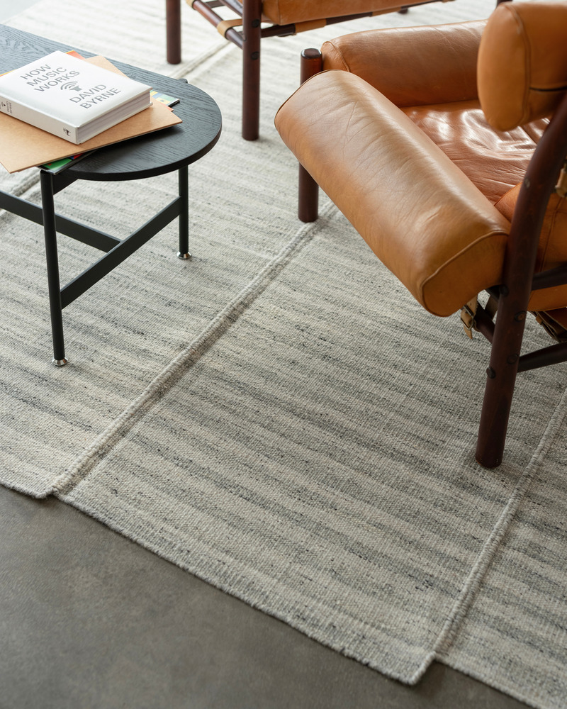 Press kit | 7531-01 - Press release | Celebrating Craftsmanship in Their Latest Rug Collection at ICFF 2024 - Mark Krebs - Product - Stitch rug - pebble  - Photo credit: Thom Fougere
