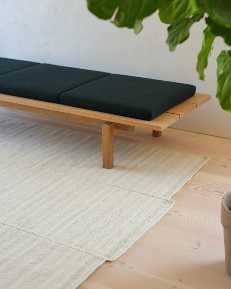 Press kit | 7531-01 - Press release | Celebrating Craftsmanship in Their Latest Rug Collection at ICFF 2024 - Mark Krebs - Product - Stitch rug in Chalk - Photo credit: Thom Fougere