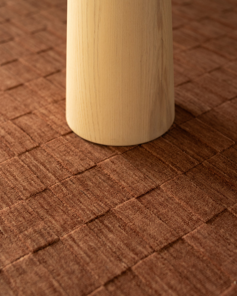 Press kit | 7531-01 - Press release | Celebrating Craftsmanship in Their Latest Rug Collection at ICFF 2024 - Mark Krebs - Product - Tile rug - Sumac colour - detail - Photo credit: Thom Fougere
