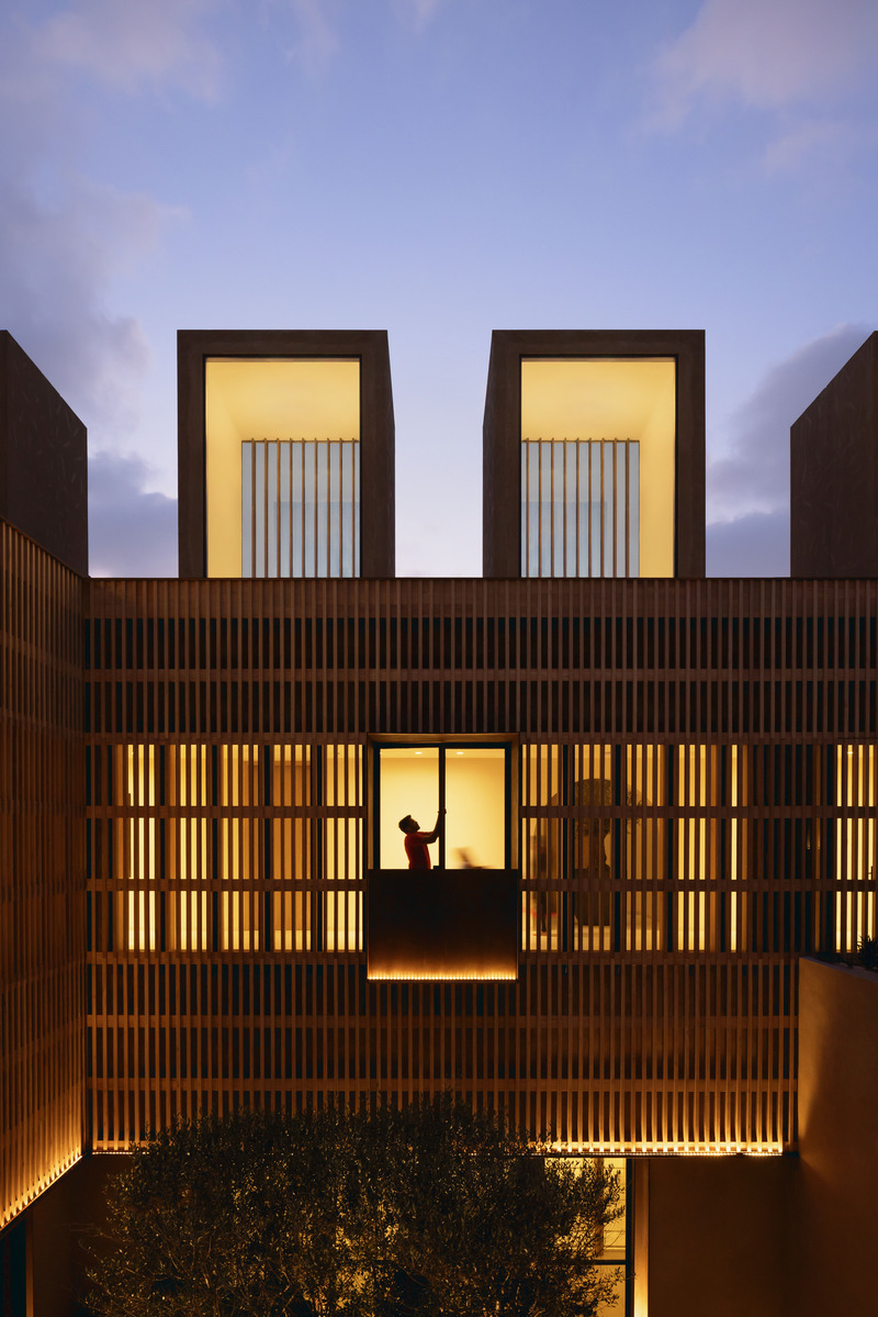 Dossier de presse | 1071-23 - Communiqué de presse | Finalists Announced for 12th Annual A+Awards in Architecture - Architizer - Architecture résidentielle - The House of Courtyards by Studio VGDA - photo by Ema Peter Photography (Finalist, Architecture +Photo &amp; Video) - Crédit photo : Ema Peter Photography