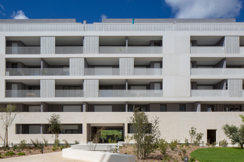 Dossier de presse | 921-15 - Communiqué de presse | Les Jardins de Verchant : programme de logements à Montpellier - NBJ Architectes - Architecture résidentielle - Crédit photo :  Paul Kozlowski 