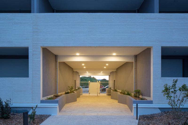 Dossier de presse | 921-15 - Communiqué de presse | Les Jardins de Verchant : programme de logements à Montpellier - NBJ Architectes - Architecture résidentielle - Crédit photo :  Paul Kozlowski 