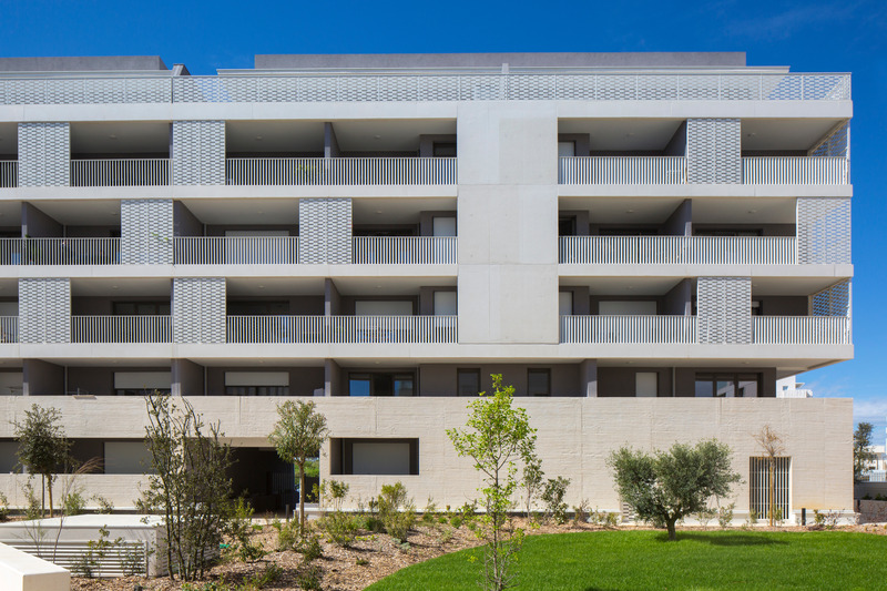Dossier de presse | 921-15 - Communiqué de presse | Les Jardins de Verchant : programme de logements à Montpellier - NBJ Architectes - Architecture résidentielle - Crédit photo :  Paul Kozlowski 