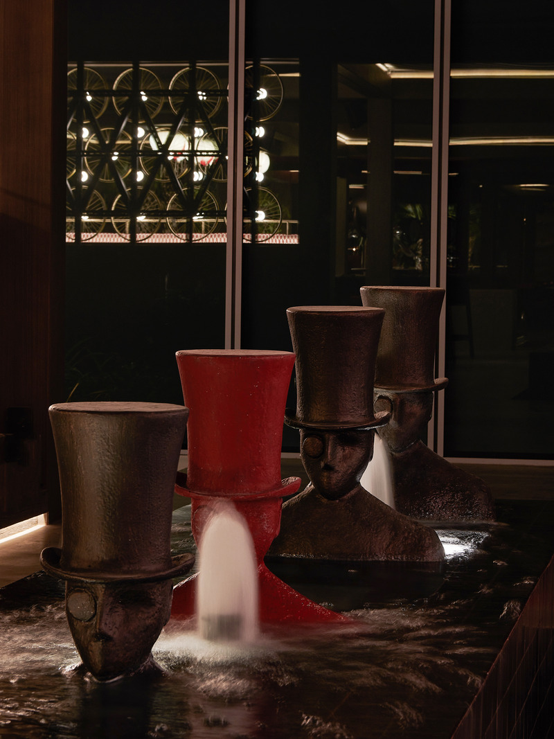 Press kit | 7534-01 - Press release | Street XO Dubai: A Journey Beyond the Plate - LW Design - Commercial Interior Design - Sculptures at Street XO for Chef Dabiz Muñoz - Photo credit: Ingrid Rasmussen