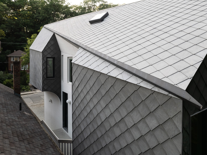 Press kit | 2942-05 - Press release | Neville Park - Reigo & Bauer - Residential Architecture - <p style=""> Southeast Birds Eye View</p><p>Diamond Cladding: SVK Ardonit Fibre Cement Slate;</p><p>White Cladding: KOL High Density Fibre Cement Panel; </p><p>Windows &amp; Doors: Alumilex ALX 2066 Series</p><p>Lighting: Artemide Dioscuri </p><p style="">Railing: Custom fabrication powder coated aluminium with solid white washed wood top </p> - Photo credit: Doublespace Photography