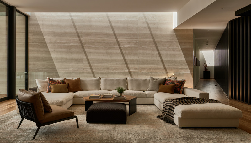 Press kit | 2757-44 - Press release | SWATT + PARTNERS' Eloquently Modern Architecture Lives Well in Singular Settings - SWATT + PARTNERS - Residential Architecture - Kojima House: In the living room, the serene atmosphere is enhanced by contemporary furnishings in neutral tones. - Photo credit: Nils Timm