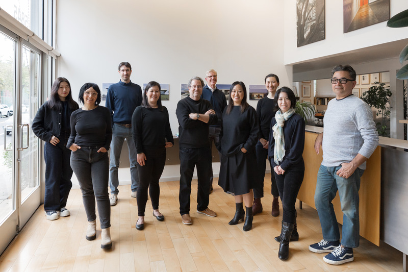 Press kit | 2757-44 - Press release | SWATT + PARTNERS' Eloquently Modern Architecture Lives Well in Singular Settings - SWATT + PARTNERS - Residential Architecture - The Swatt + Partners team in their Emeryville office. - Photo credit: Swatt + Partners