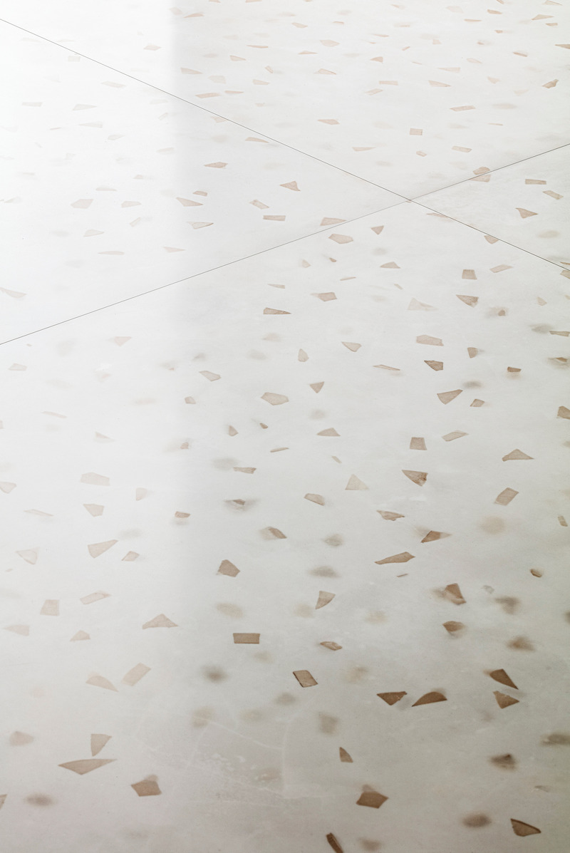 Press kit | 1177-11 - Press release | Cera - Ceramiche Refin - Product - Cera_Scaglie_Incenso_120x120_Cerasilk - Photo credit: Ceramiche Refin