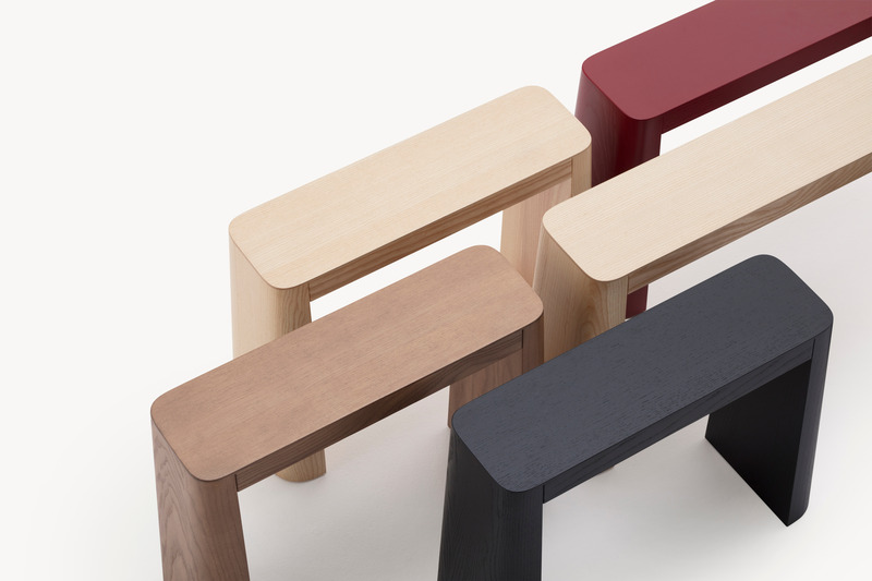 Dossier de presse | 4232-30 - Communiqué de presse | AX et Mule : fruit d’une nouvelle collaboration entre Alessandro Stabile et Zilio A&C - Zilio A&C - Produit -   <p class="">Solide continuité des élégants bancs Mule<br></p>   - Crédit photo : Matteo Lavazza