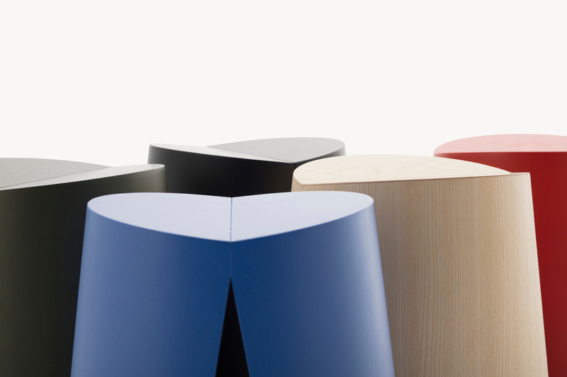 Dossier de presse | 4232-30 - Communiqué de presse | AX et Mule : fruit d’une nouvelle collaboration entre Alessandro Stabile et Zilio A&C - Zilio A&C - Produit - Beauté multifonctionnelle avec le tabouret AX disponible dans des tons vibrants personnalisables - Crédit photo :  Matteo Lavazza 