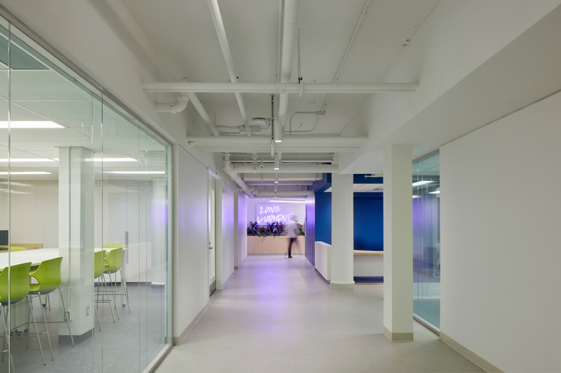 Press kit | 1440-01 - Press release | Renovation of the Saint-Jean-sur-Richelieu College library - Archi- - Institutional Architecture - Collaborative work area - Photo credit: James Brittain