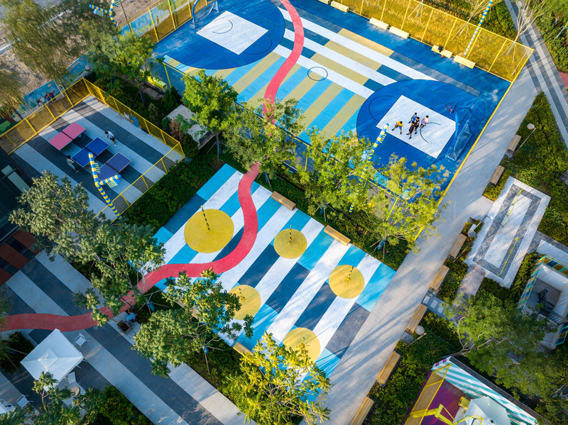 Dossier de presse | 5086-02 - Communiqué de presse | Esthétique sportive pour le paysage urbain - Ballistic Architecture Machine (BAM) - Architecture de paysage - Parc sportif Tianjin 4A, terrains de jeux sportifs ; ballon d'attache, terrain de basket et tables de ping-pong. - Crédit photo : Wu Qingshan