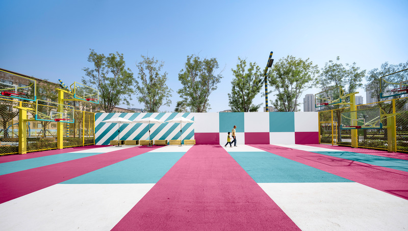 Dossier de presse | 5086-02 - Communiqué de presse | Esthétique sportive pour le paysage urbain - Ballistic Architecture Machine (BAM) - Architecture de paysage - Parc sportif Tianjin 4A, terrain de basket - Crédit photo : Wu Qingshan